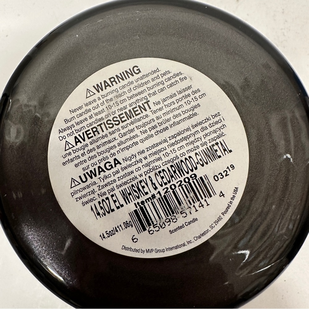 Everyday Luxe Whiskey & Cedarwood Scented Candle 14.5 OZ HTF - Picture 4 of 4